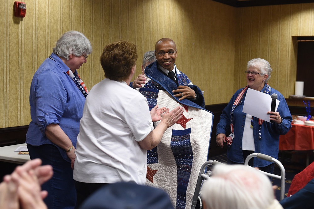 Army Reserve soldier receives honor during Quilts of Valor Foundation, local branch, presentation