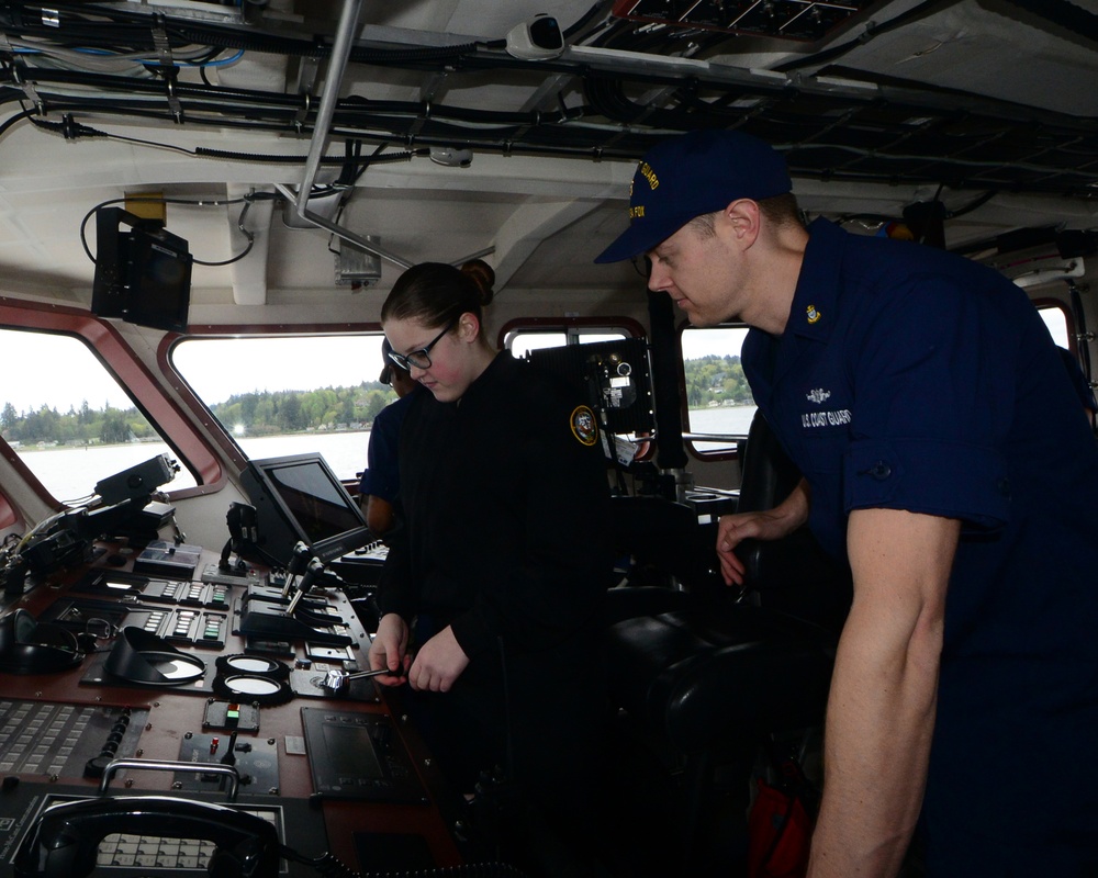 Bremerton Naval JROTC visits CGC Sea Fox