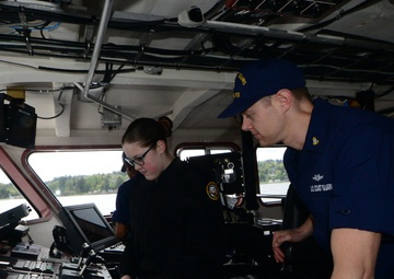 Bremerton Naval JROTC visits CGC Sea Fox