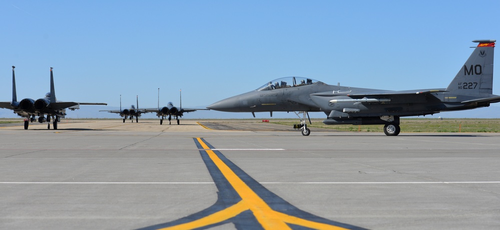 Gunfighters take to the air