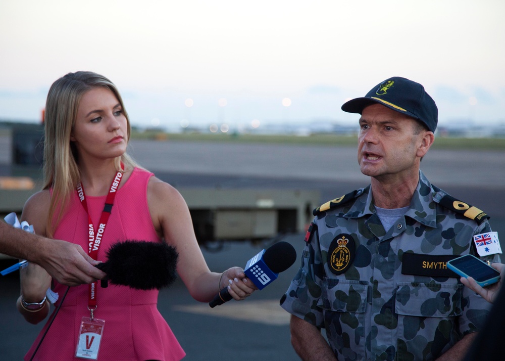 Commodore Northern Territory greets Marine Rotational Force Commander