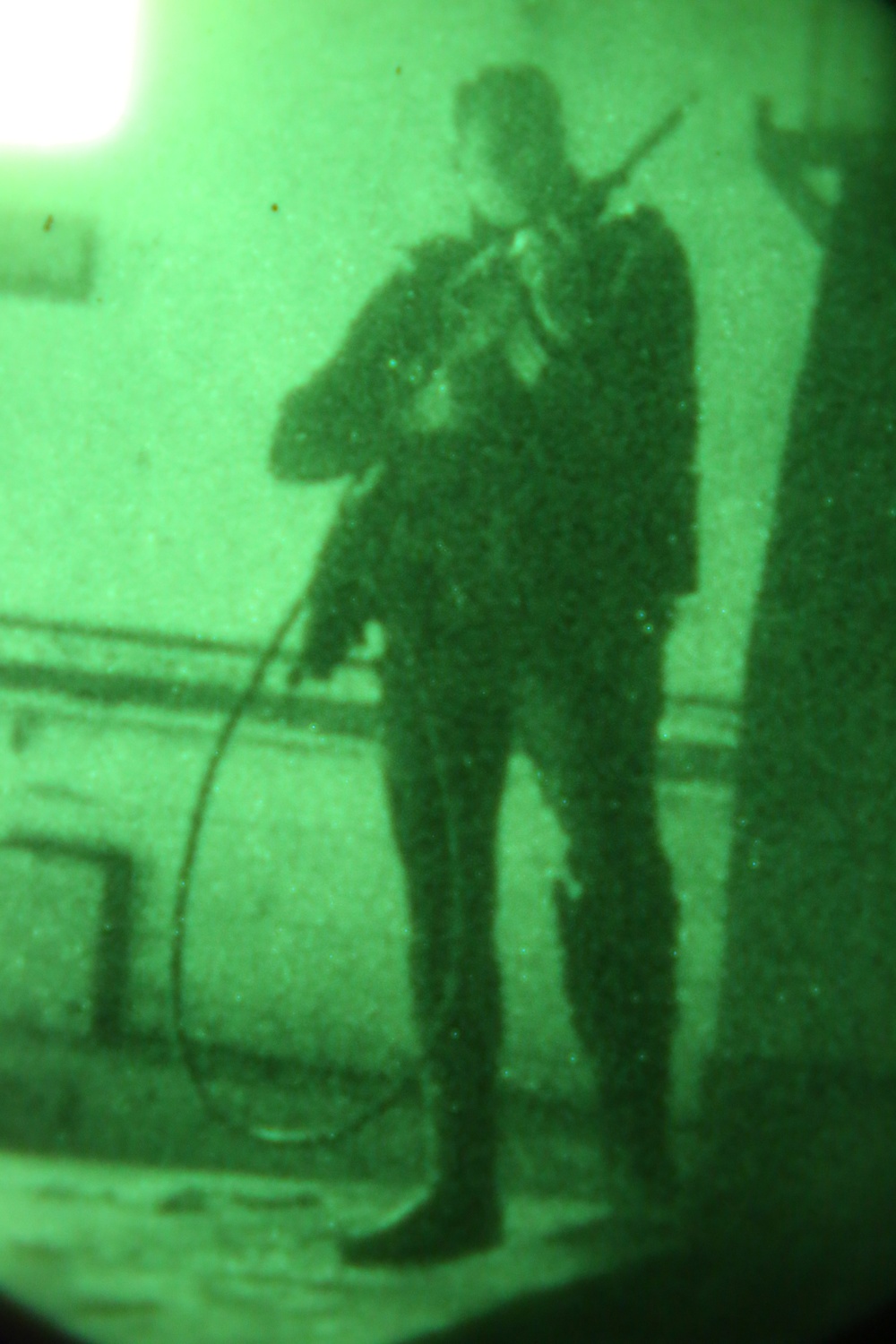 Marine combat divers execute clandestine dive mission
