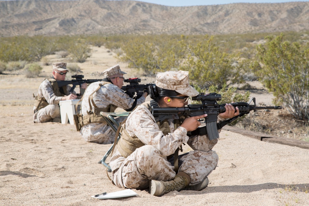 Barstow Marines Maintain Rifle Qualifications