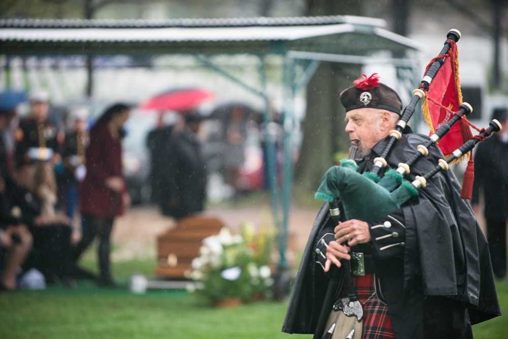 Bagpiper in Arlington National Cemetery