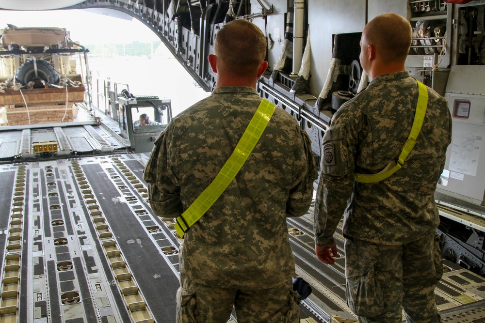 US, UK paratroopers begin largest bilateral exercise on Fort Bragg in 20 years