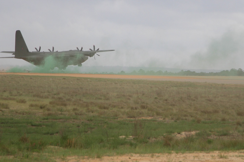 US, UK paratroopers begin largest bilateral exercise on Fort Bragg in 20 years