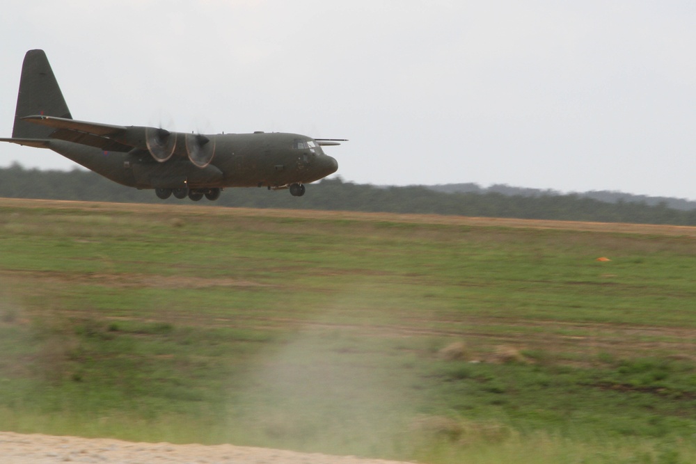 US, UK paratroopers begin largest bilateral exercise on Fort Bragg in 20 years