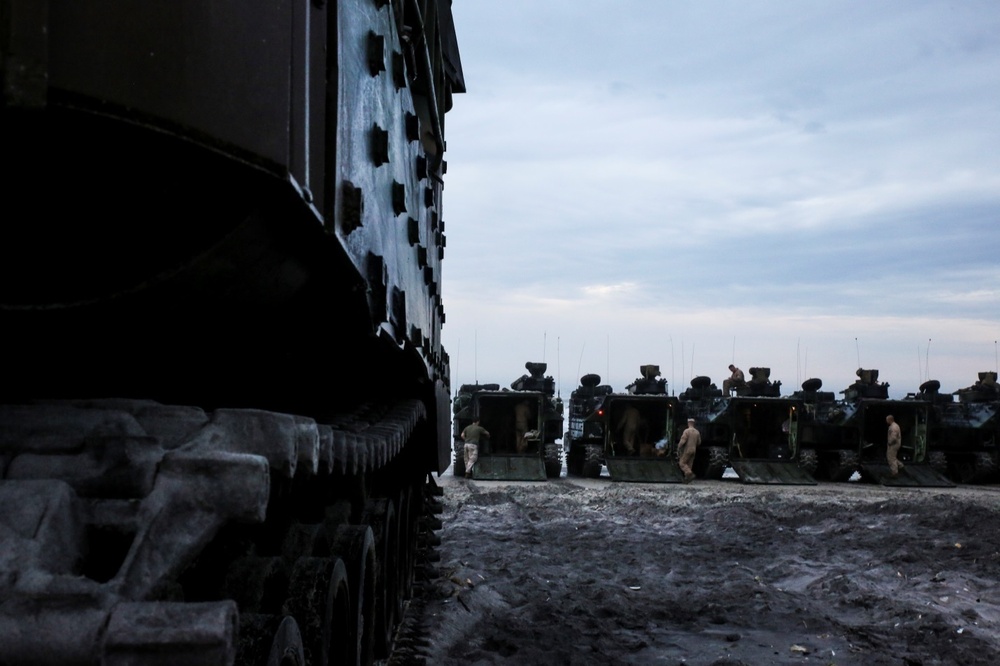 Marine Corps, Navy train for amphibious operations
