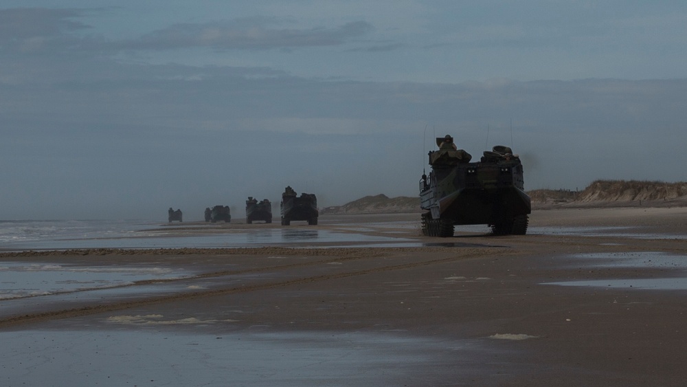 1/6 assaults MOUT Town during Combined Joint Operational Access Exercise