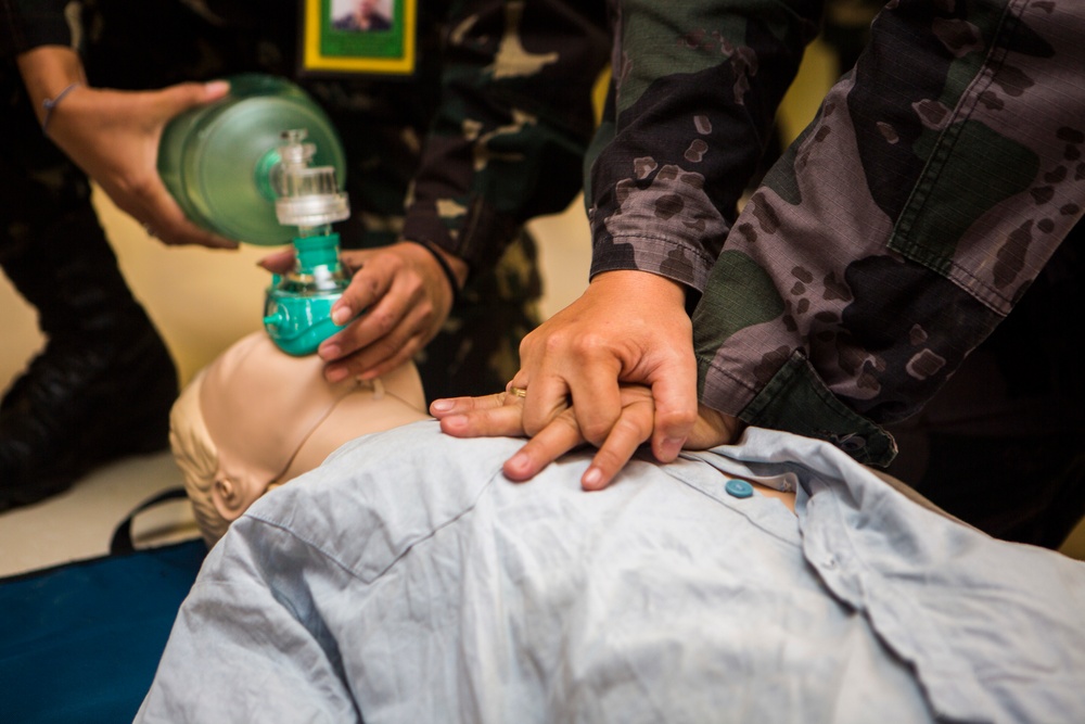 Triage the victim! Philippine and U.S. Forces conduct First Responder Training