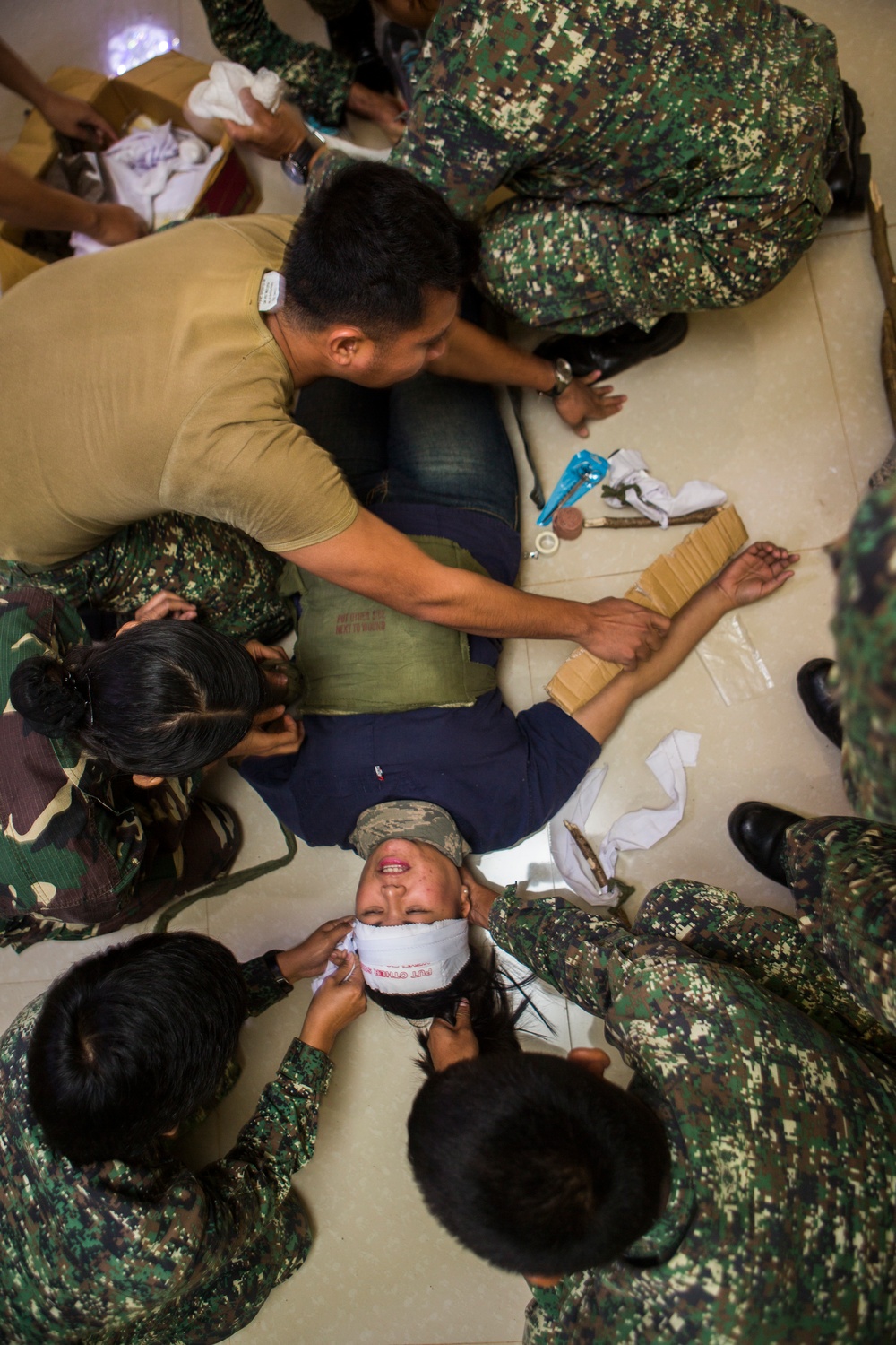 Triage the victim! Philippine and U.S. Forces conduct First Responder Training