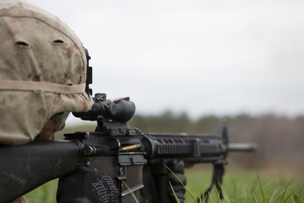 Fox Company, BLT 2/6, conducts an infantry platoon battle course