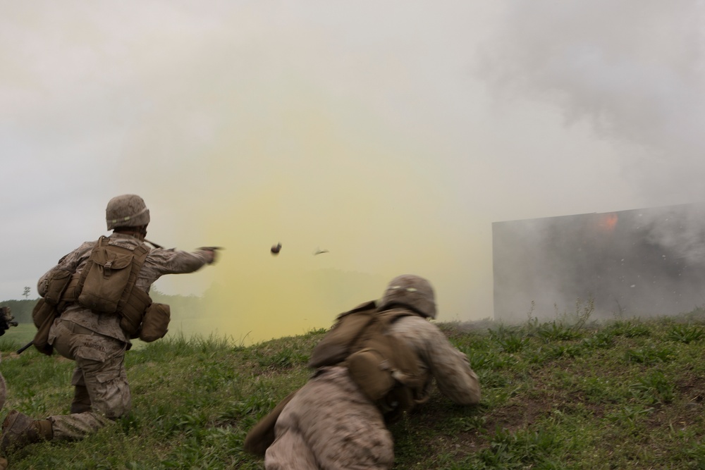 Fox Company, BLT 2/6, conducts an infantry platoon battle course