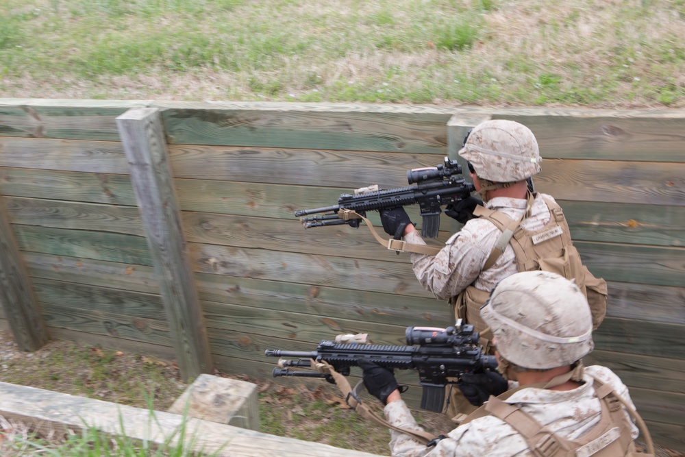 Fox Company, BLT 2/6, conducts an infantry platoon battle course