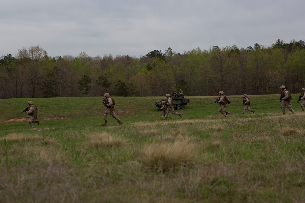 Fox Company, BLT 2/6, conducts an infantry platoon battle course