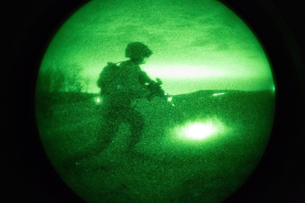 Fox Company, BLT 2/6, conducts an infantry platoon battle course