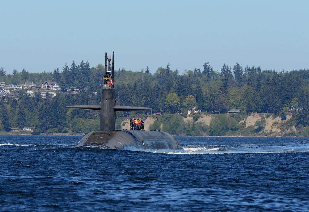 USS Kentucky (SSBN 737) returns to Bangor