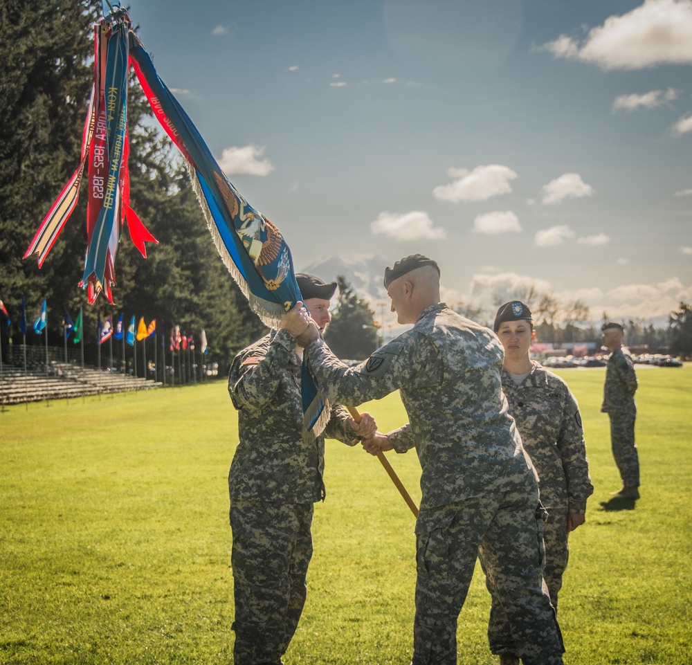 502nd Military Intelligence Battalion changes command