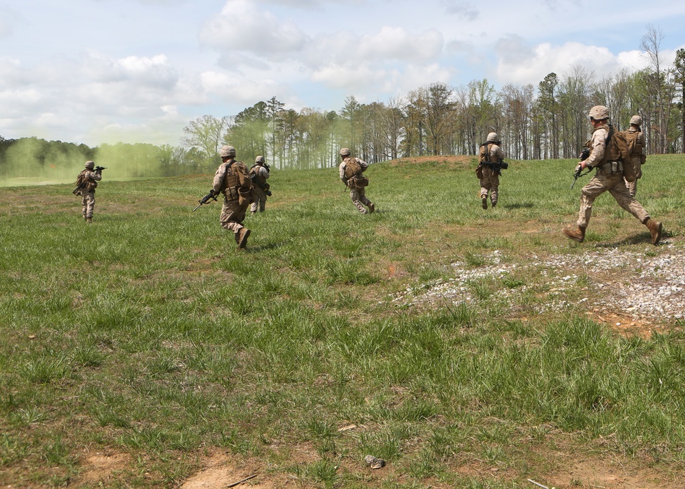 I'm up, they see me, I'm down: Battalion Landing Team 2/6 conducts Infantry Platoon Battle Course