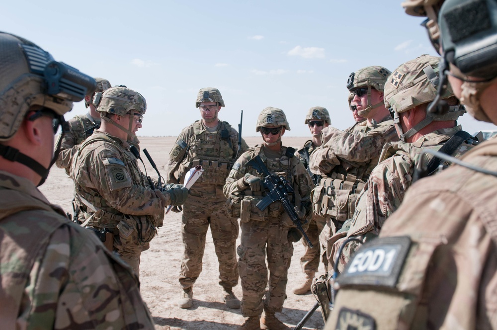 82nd Airborne Sappers and EOD conduct breaching exercise