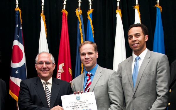 Military members pay tribute to local employers