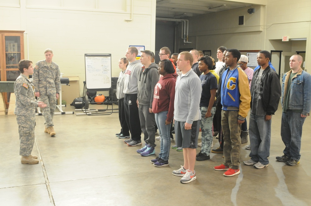 Mississippi Recruits receive training before Basic