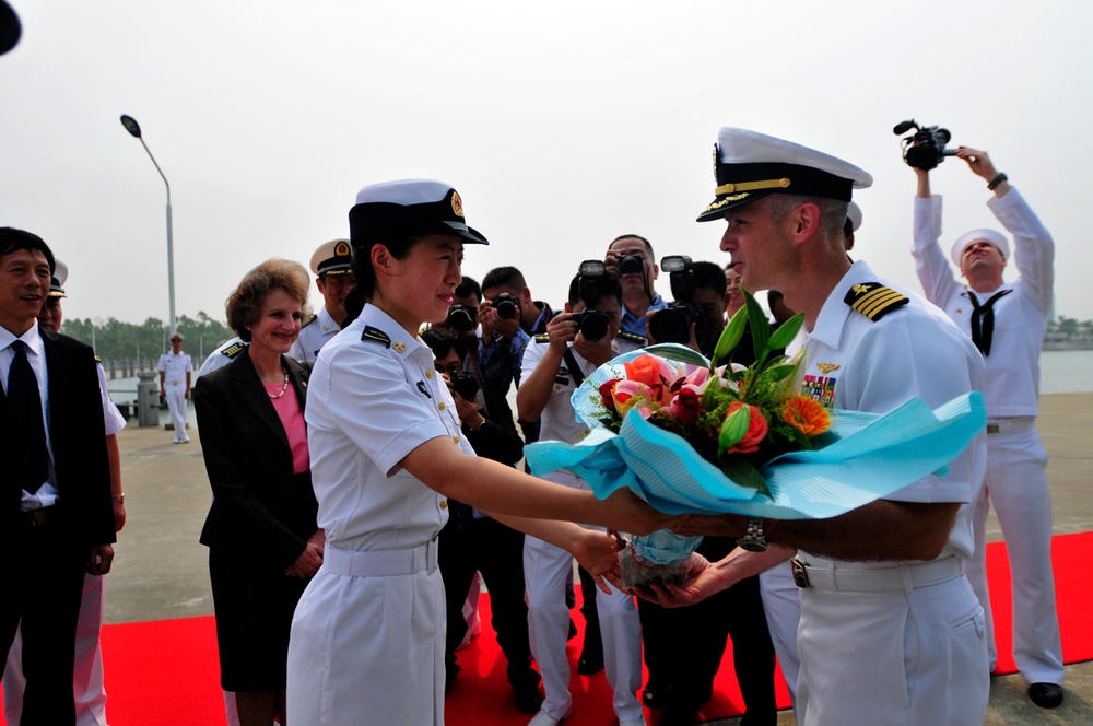 Blue Ridge arrives in Zhanjiang to promote maritime cooperation