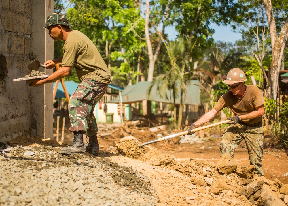 Philippine, Australian, and U.S. Forces continue to build shoulder-to-shoulder