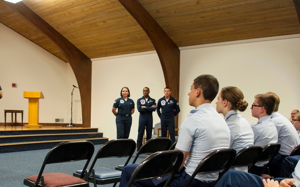 The Thunderbirds perform at Thunder Over Louisville