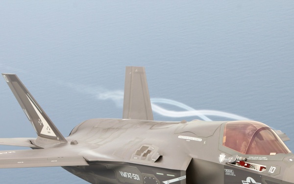 JSF pilots practice refuels, hone vital capability