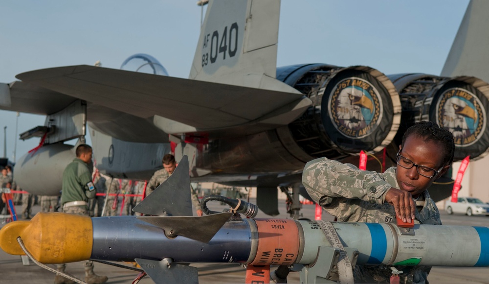 57th MXG load crew competition tests speed, accuracy, teamwork