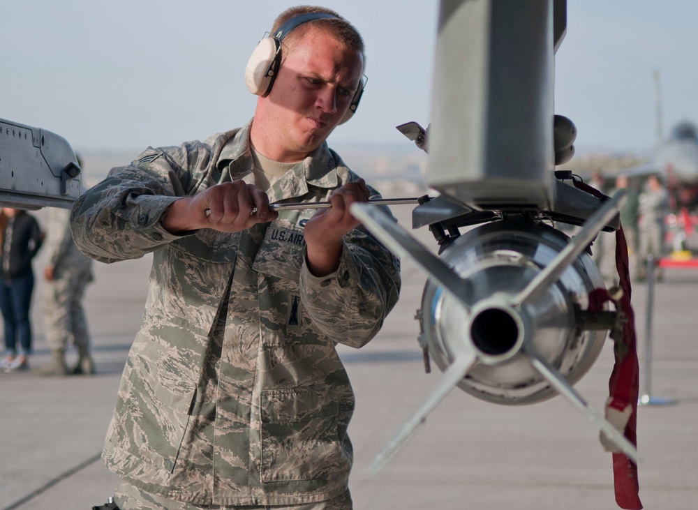 57th MXG load crew competition tests speed, accuracy, teamwork