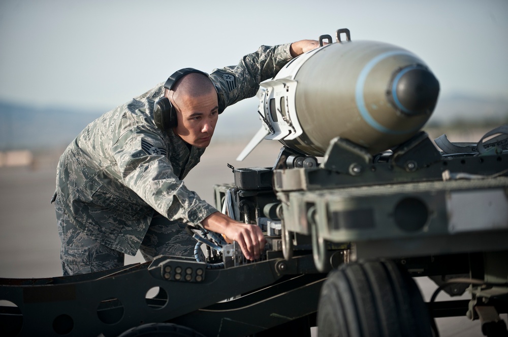 57th MXG load crew competition tests speed, accuracy, teamwork