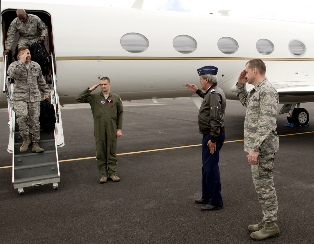 Maj. Gen. Bence visits Lajes Field