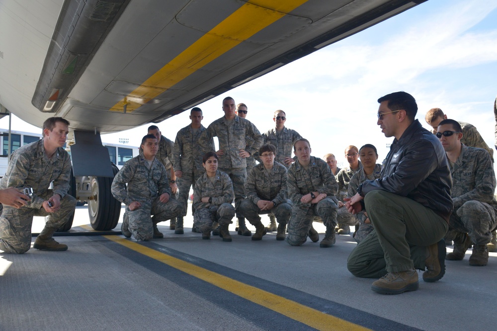 Future AF leaders get glimpse of Fairchild mission first-hand