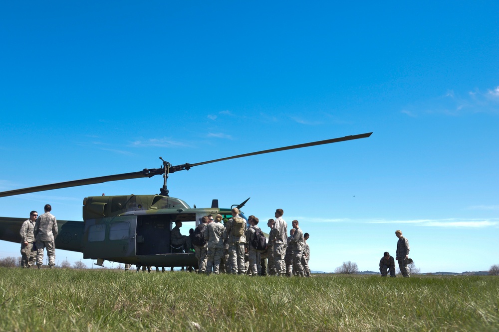 Future AF leaders get glimpse of Fairchild mission first-hand