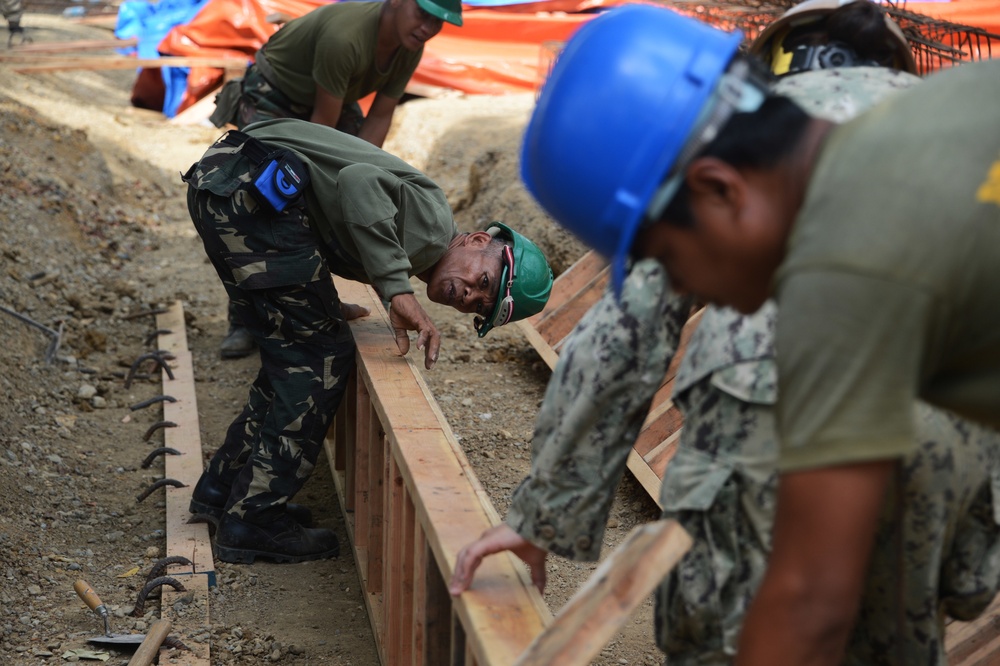 NMCB-5 Sailors build an elementary school in Cebu
