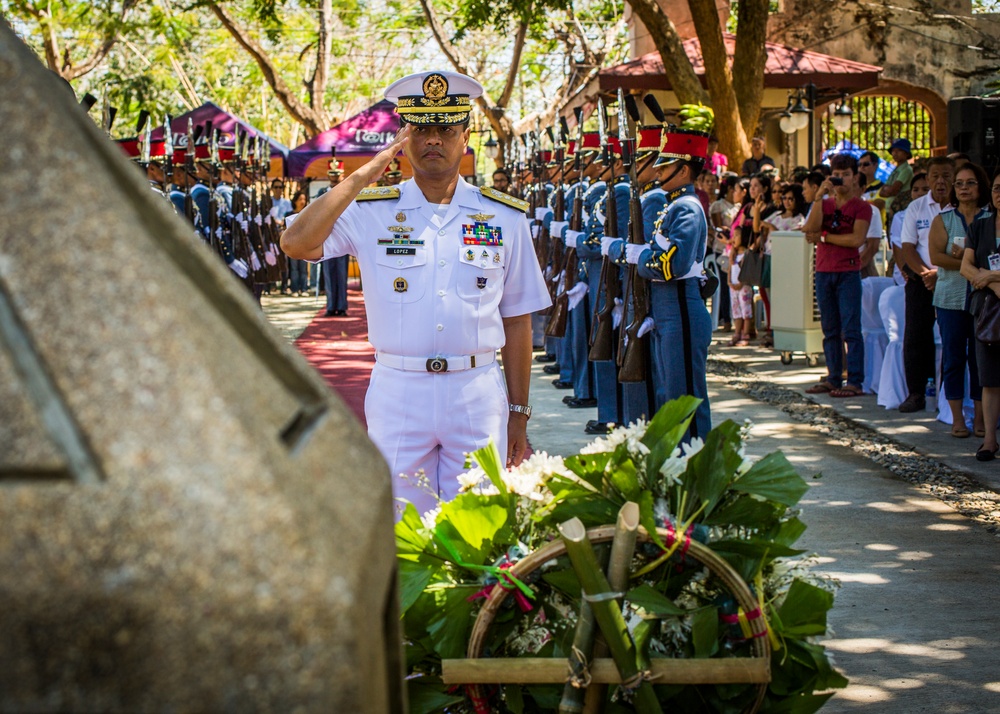Philippine and US military members commemorate the 70th anniversary of the Liberation of Palawan