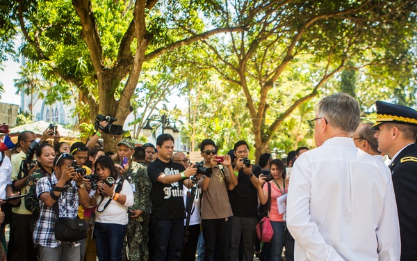 Philippine and US military members commemorate the 70th anniversary of the Liberation of Palawan