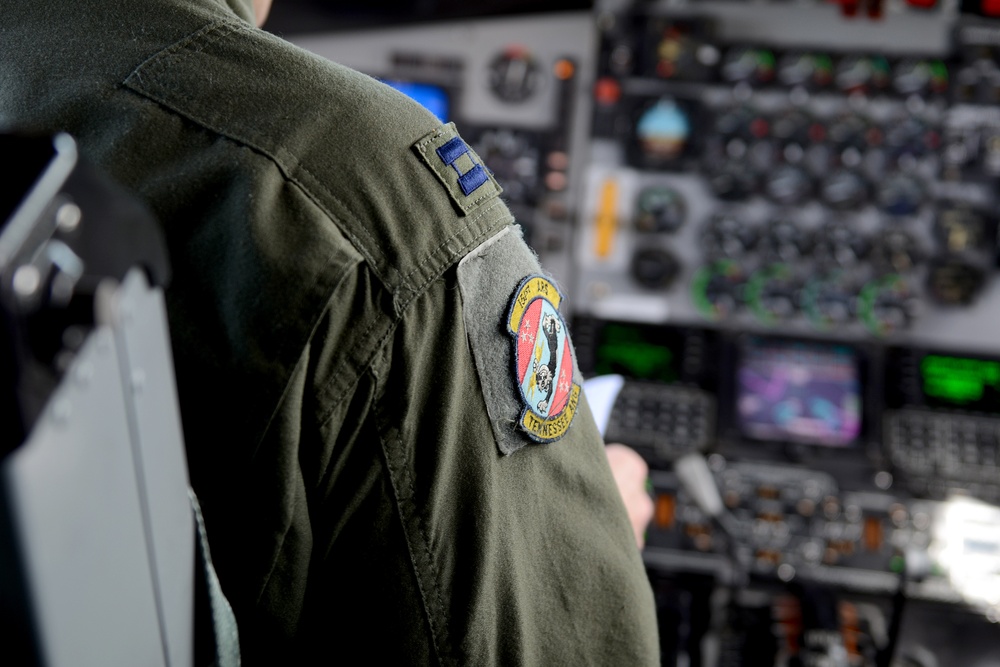 KC-135 aerial refueling