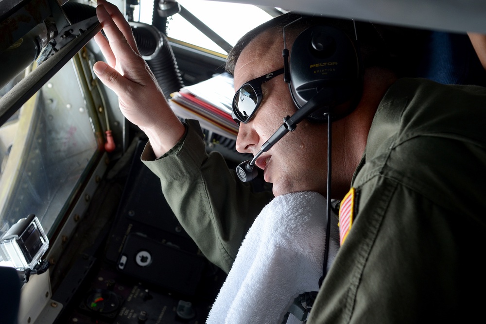 KC-135 aerial refueling