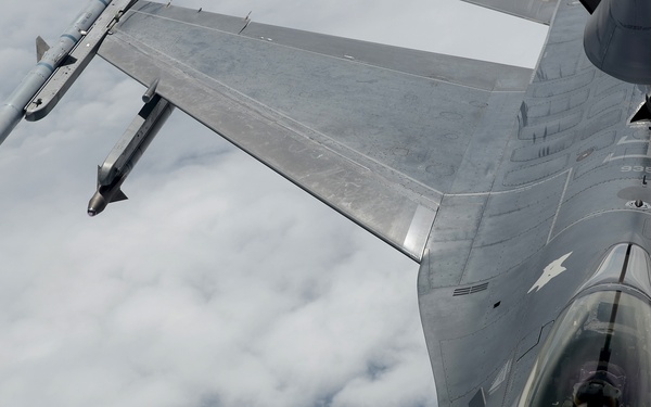 KC-135 aerial refueling