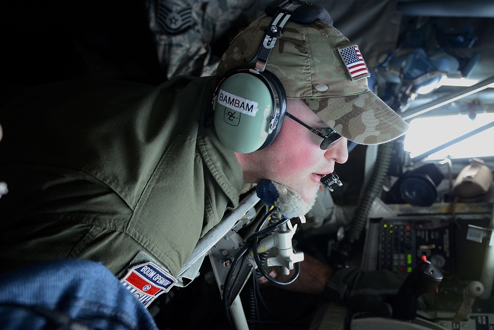 KC-135 Refueling Operations 2015