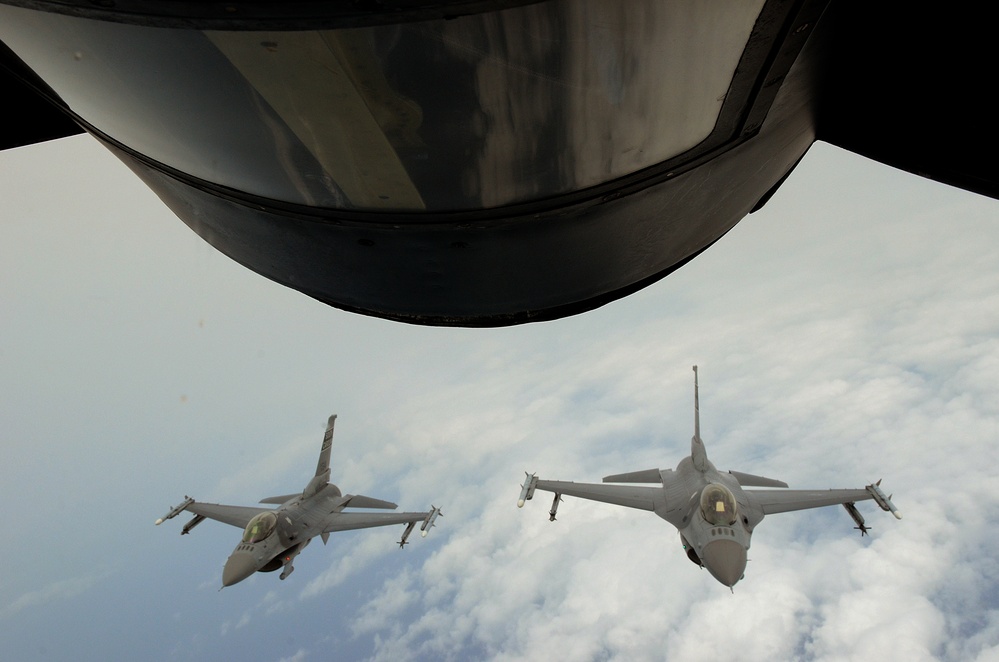 KC-135 Refueling Operations 2015