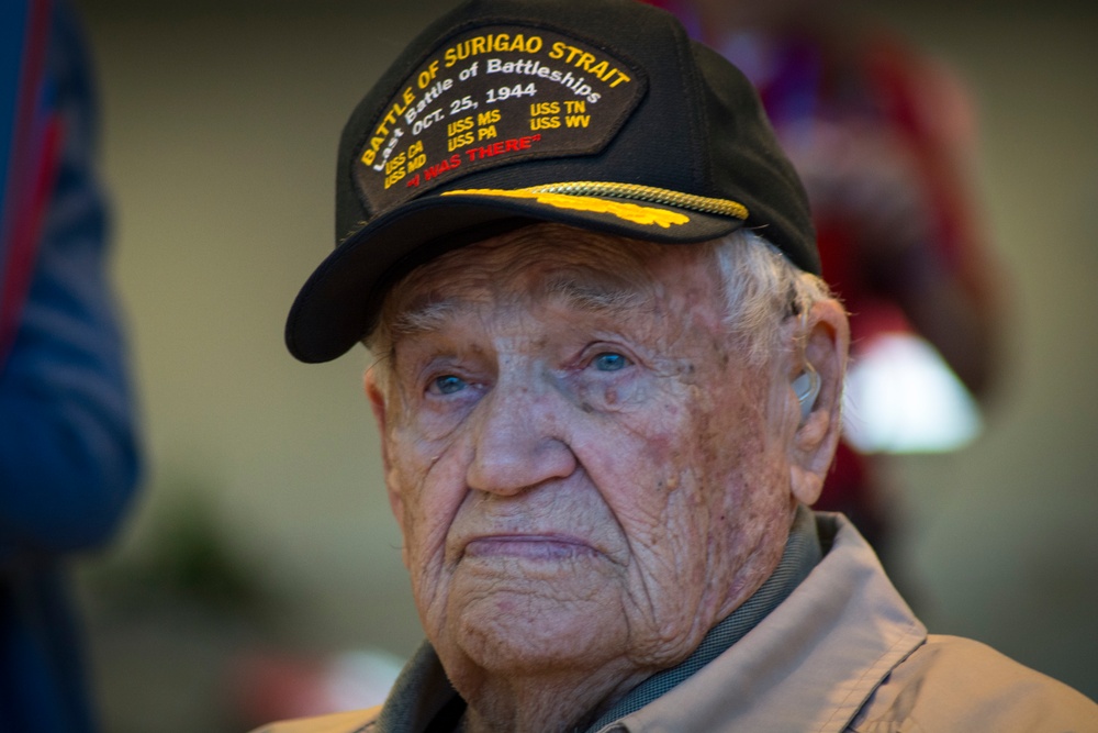 DVIDS - News - Honor Flight Veterans Receive First-class Welcome Home