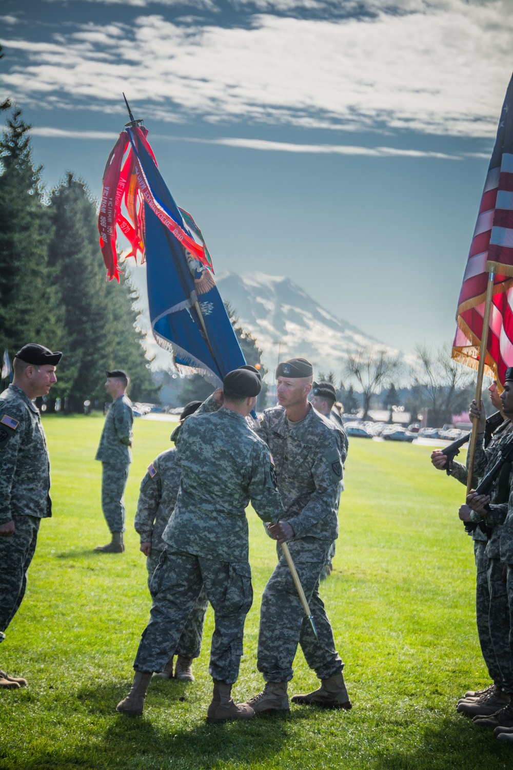 109th Military Intelligence Battalion changes command