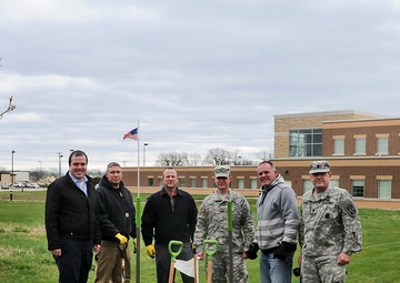 Army Reserve community gives a little earth back for Earth Day