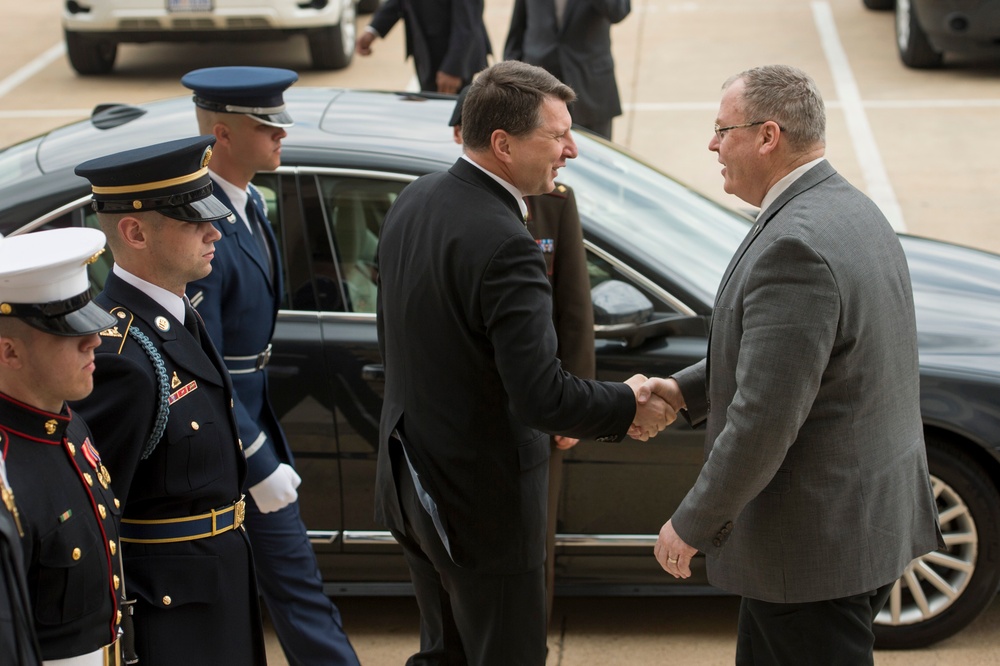 DSD hosts Latvia's MoD