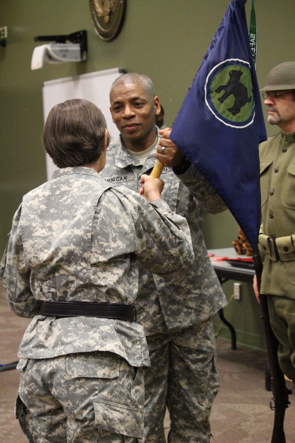 81st Regional Support Command Headquarters and Headquarters Company welcomes a new commander