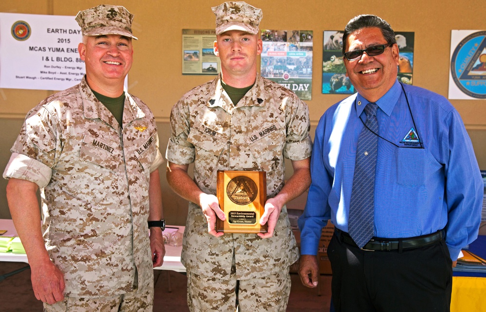 MWSS-371 Sergeant Awarded the 2015 Environmental Stewardship Award at MCAS Yuma